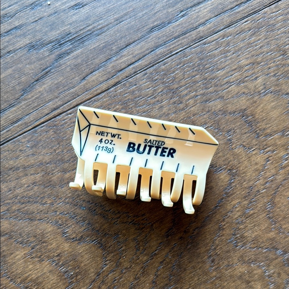 Salted butter hair claw clip
